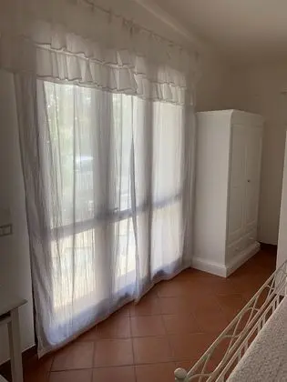 Standard Tek Büyük Yataklı Oda, Avlu Manzaralı (Camelia)