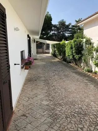 Standard Tek Büyük Yataklı Oda, Avlu Manzaralı (Magnolia)