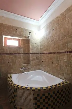 Tek Büyük Yataklı Oda, Banyolu/Duşlu