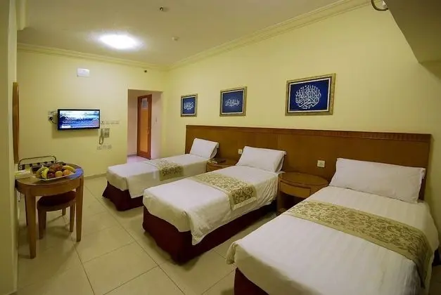 Üç Kişilik Oda