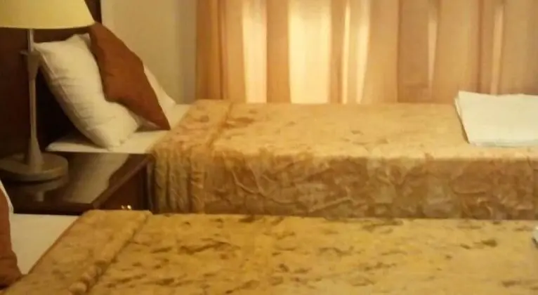 Üç Kişilik Oda
