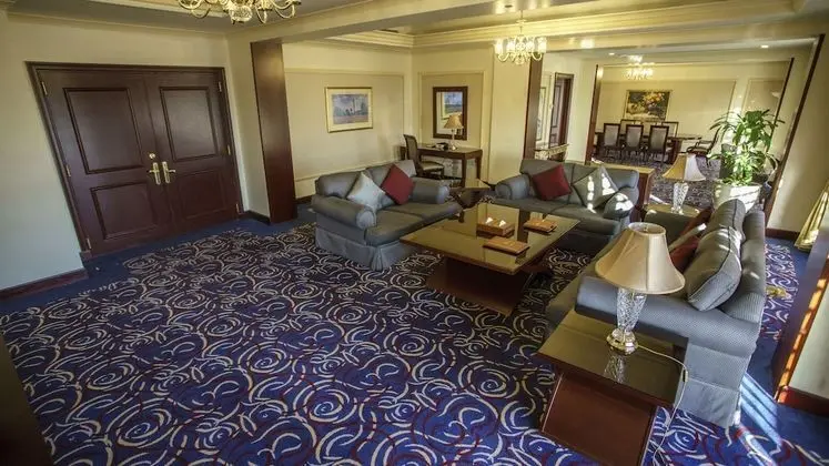 Presidential 3-Bedrooms Suite with Haram View