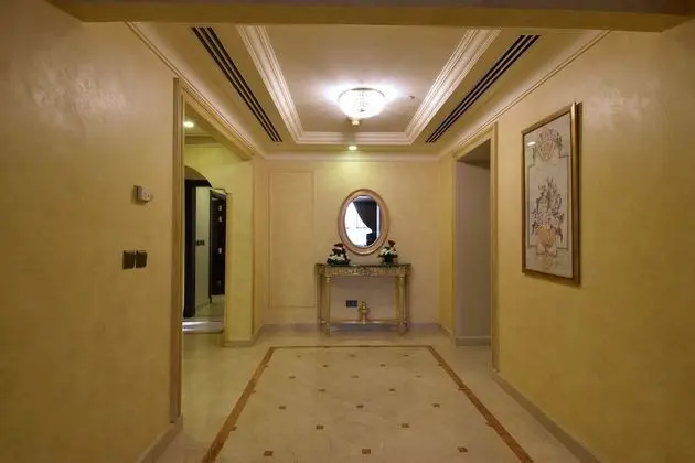 Presidential 3-Bedrooms Suite with Haram View