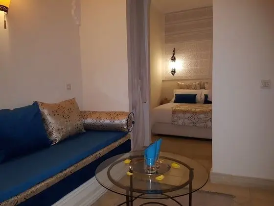 Tek Büyük Yataklı Oda, Özel Banyo (Écoute s'il pleut)