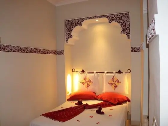 Tek Büyük Yataklı Oda, Özel Banyo (Murmure de l'Ombre)