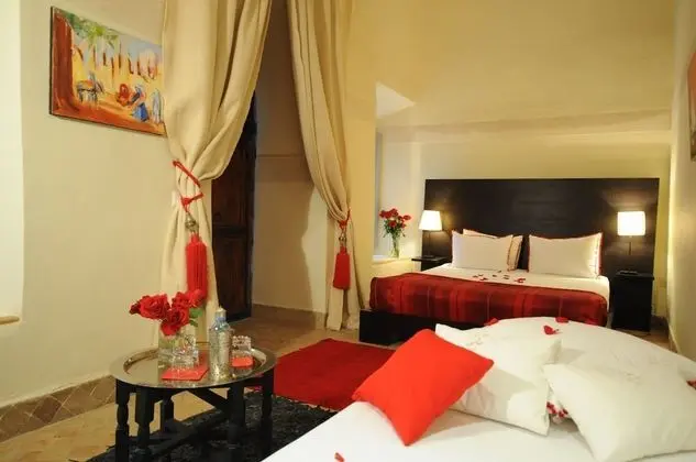 Junior Süit (El Cadi)