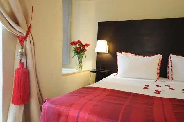 Junior Süit (El Cadi)