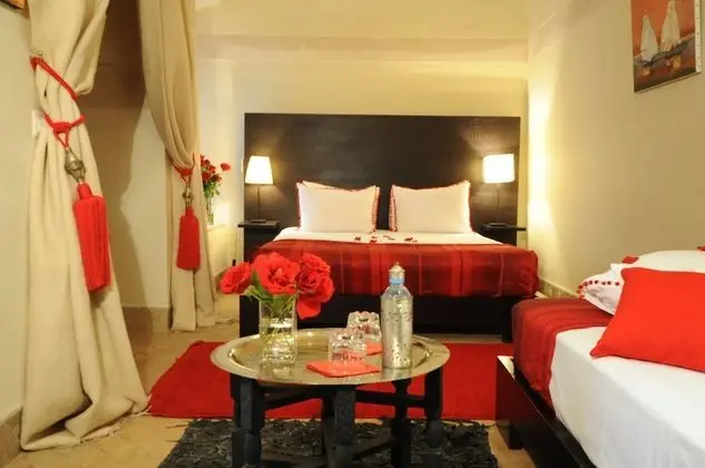 Junior Süit (El Cadi)