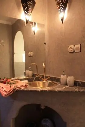Standard Tek Büyük Yataklı Oda, Özel Banyo (Fatima)