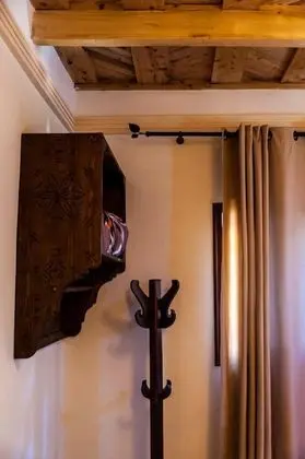 Tek Büyük veya İki Ayrı Yataklı Oda, Balkon, Dağ Manzaralı