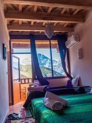 Tek Büyük veya İki Ayrı Yataklı Oda, Balkon, Dağ Manzaralı