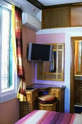 Superior Tek Büyük Yataklı Oda (Azizi)