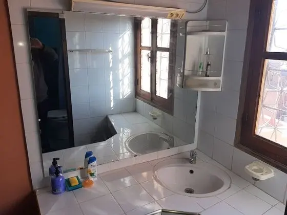 C3 : Chambre avec 2 lits une place et salle de bain commune