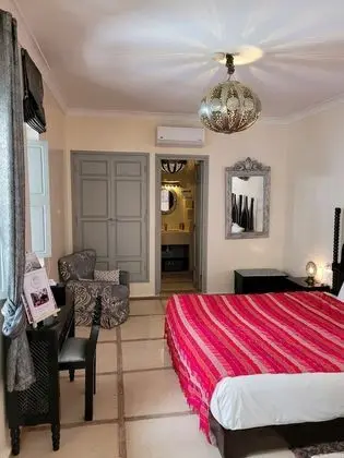 Superior Tek Büyük veya İki Ayrı Yataklı Oda, Avlu Manzaralı