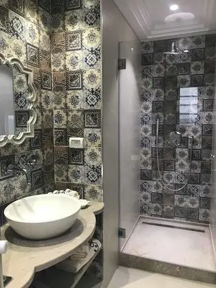 Tek Büyük Yataklı Oda, Sigara İçilmez, Deniz Manzaralı (Yassmin)