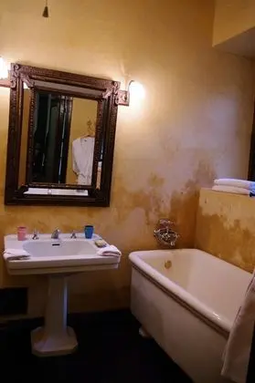 Deluxe Tek Büyük Yataklı Oda (7)