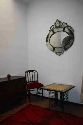 Üç Kişilik Oda (Cachée)
