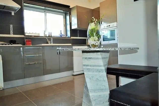 Signature Apart Daire, Deniz Manzaralı (Nagi)