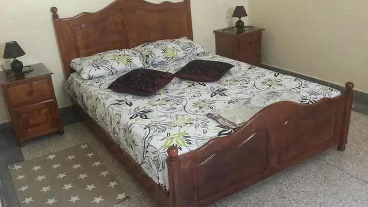Üç Kişilik Oda, Bahçe Manzaralı