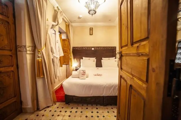 Comfort Tek Büyük Yataklı Oda