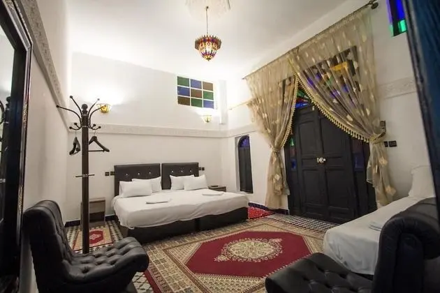 Üç Kişilik Oda