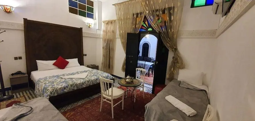 Üç Kişilik Oda