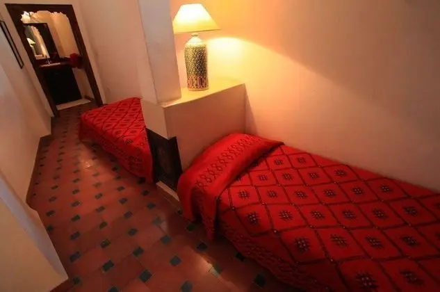 Dört Kişilik Oda, Sigara İçilmez