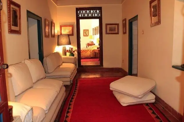 Dört Kişilik Oda, Sigara İçilmez