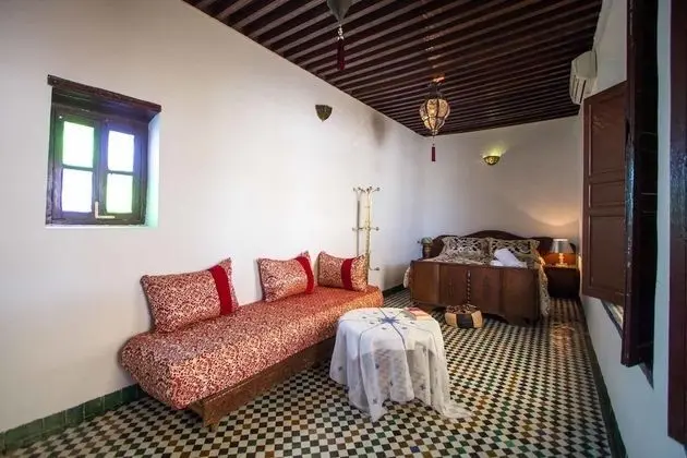 Traditional Tek Büyük Yataklı Oda