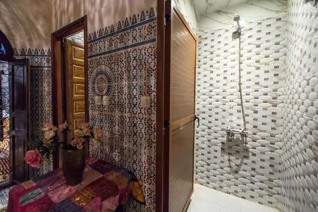 Traditional Tek Büyük Yataklı Oda