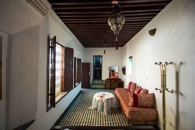 Traditional Tek Büyük Yataklı Oda