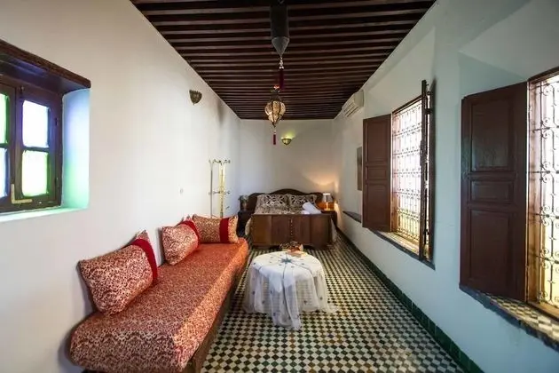 Traditional Tek Büyük Yataklı Oda