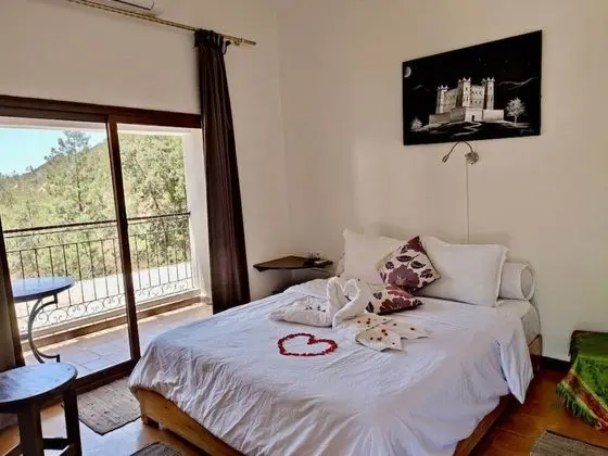 Tek Büyük Yataklı Oda, Balkon