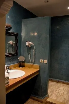 Comfort Tek Büyük veya İki Ayrı Yataklı Oda