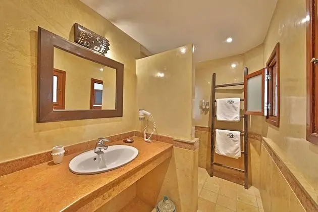 Comfort Tek Büyük veya İki Ayrı Yataklı Oda