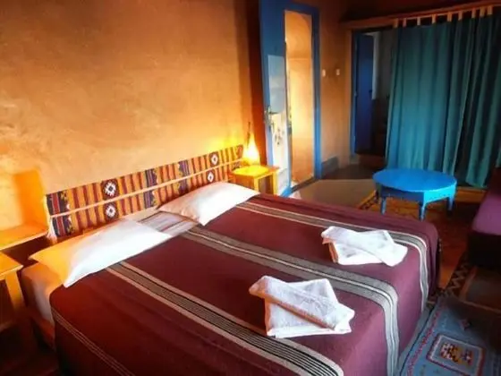 Tek Büyük veya İki Ayrı Yataklı Oda, Havuz Manzaralı