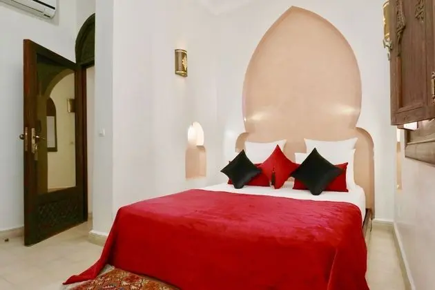 Basic Tek Büyük Yataklı Oda