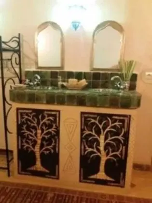 Büyük Yataklı Tek Kişilik Oda