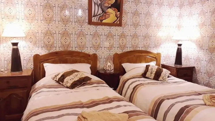 Comfort Tek Büyük veya İki Ayrı Yataklı Oda, 2 Tek Kişilik Yatak (Rose Rouge)