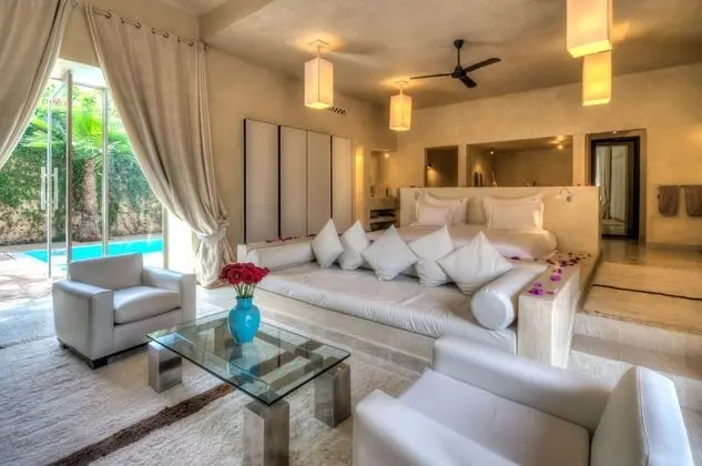 Villa (White Villa, Villa Blanche)