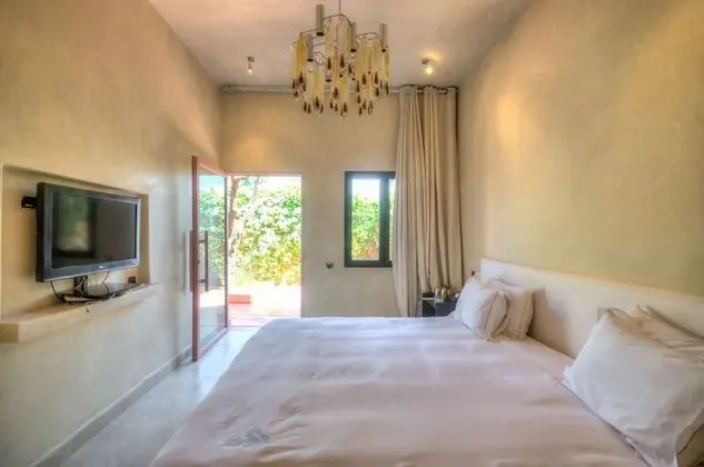 Villa (White Villa, Villa Blanche)