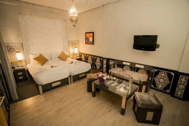 Junior Süit, Sigara İçilmez