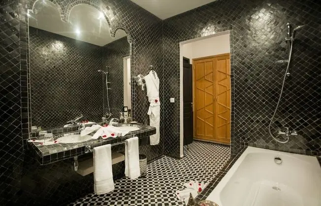 Senior Süit, Sigara İçilmez