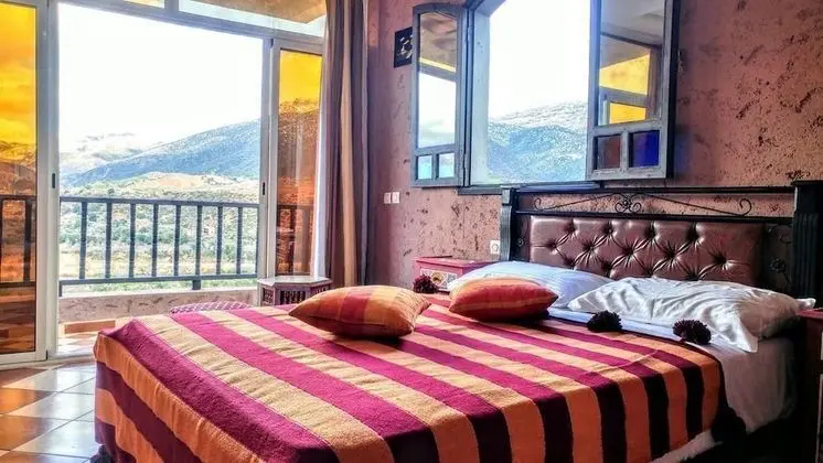 Basic Oda, Dağ Manzaralı