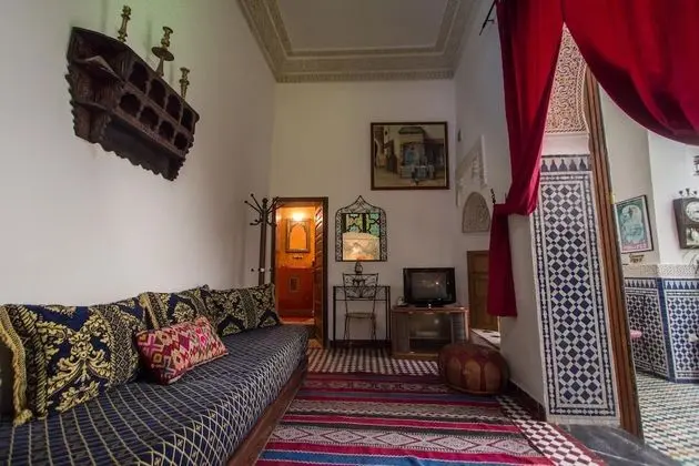 Üç Kişilik Oda (Halima)