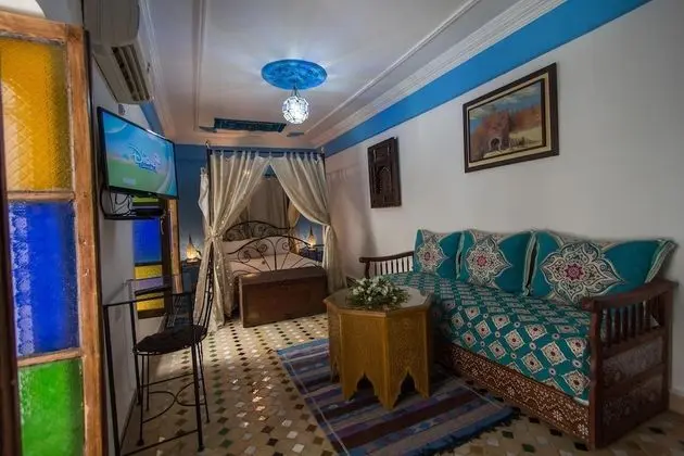 Üç Kişilik Oda (Jalil)