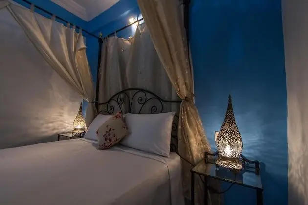 Üç Kişilik Oda (Jalil)