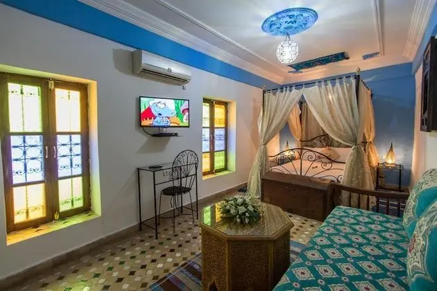 Üç Kişilik Oda (Jalil)