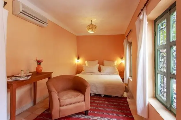 Traditional Tek Büyük veya İki Ayrı Yataklı Oda