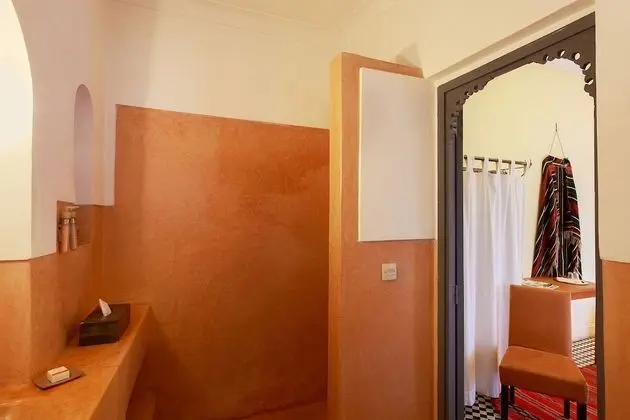 Traditional Tek Büyük veya İki Ayrı Yataklı Oda